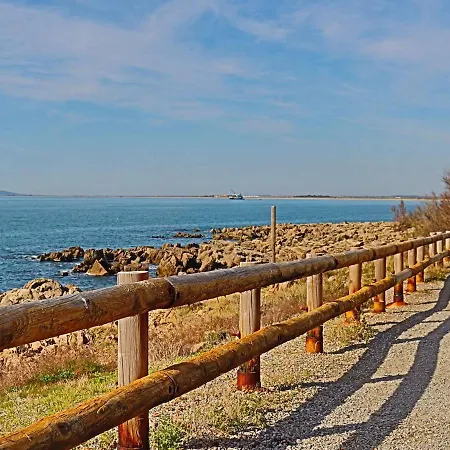 Avec Terrasse Et Vue A Sete, Parking Prive - Fr-1-472a-275 * Sete